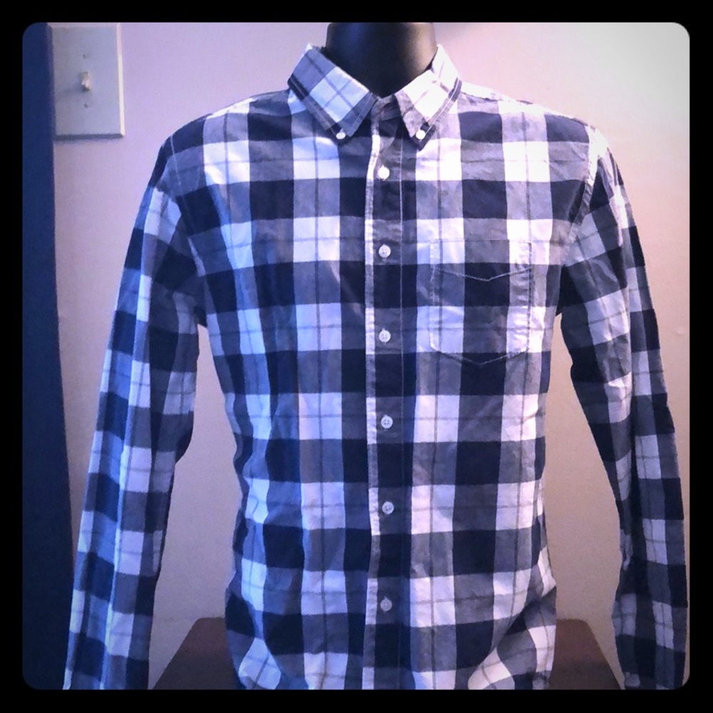 Aeropostale blue&white checkered button down shirt